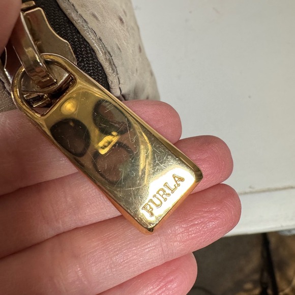 Furla Ostrich Embossed Leather Hobo Shoulder Bag Taupe Gold Zip - Picture 8 of 11